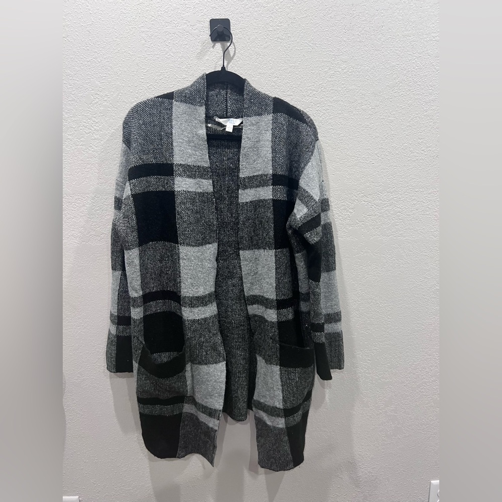 Time and Tru Black and Gray Knit Cardigan